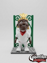 GIGANTIKOS figura inspirada en Gigante Reina Americana con vestimenta San Ferm�n