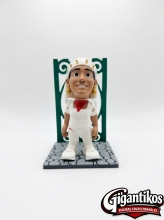 GIGANTIKOS figura inspirada en Gigante Reina Africana con vestimenta San Ferm�n