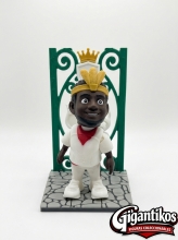 GIGANTIKOS figura inspirada en Gigante Rey Americano con vestimenta San Ferm�n